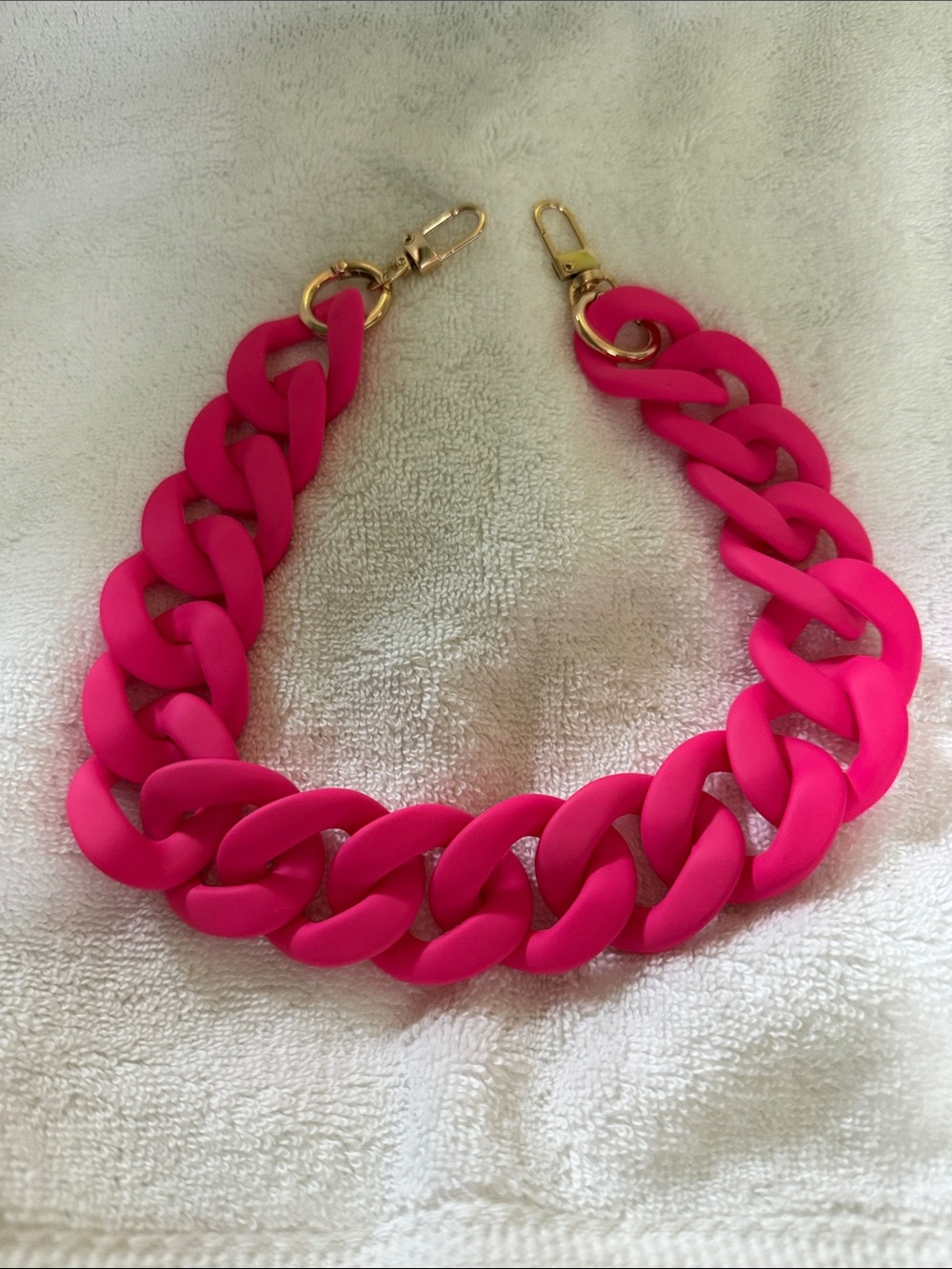 Bold Hot Pink Chinky Chain-Link Bag Chain